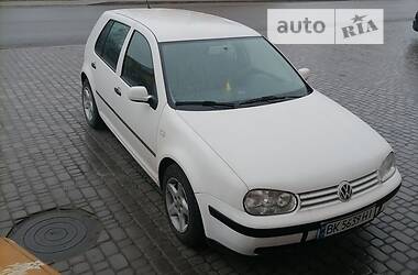 Хетчбек Volkswagen Golf 2002 в Львові