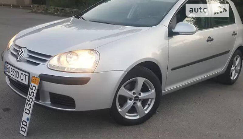 Хетчбек Volkswagen Golf 2004 в Тернополі