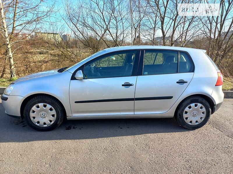 Хетчбек Volkswagen Golf 2006 в Шептицькому