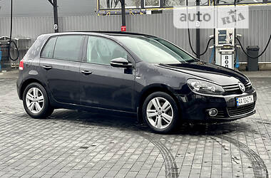 Хетчбек Volkswagen Golf 2012 в 