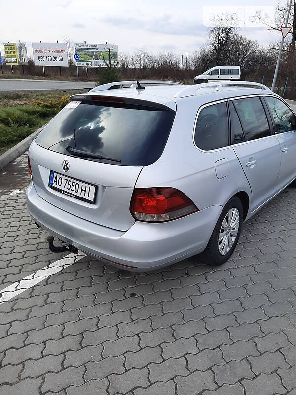Универсал Volkswagen Golf 2011 в Ужгороде