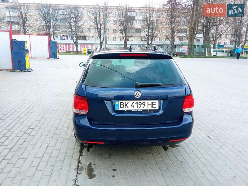 Универсал Volkswagen Golf 2010 в Гоще
