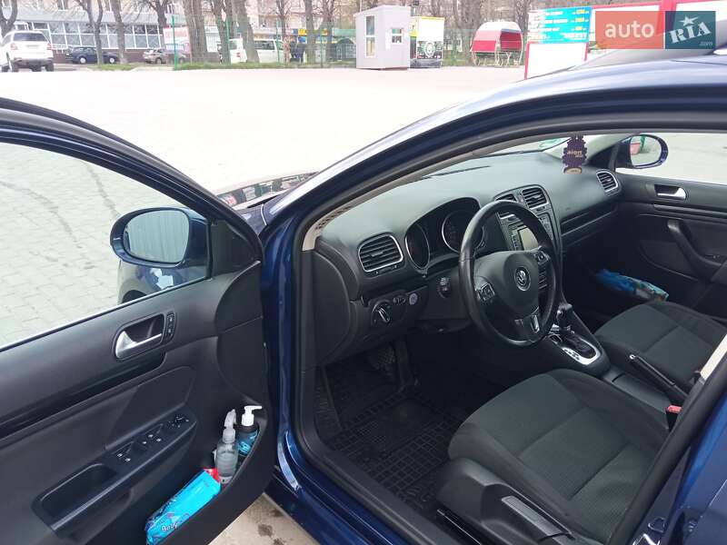 Универсал Volkswagen Golf 2010 в Гоще