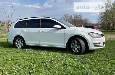 Универсал Volkswagen Golf 2015 в Киеве