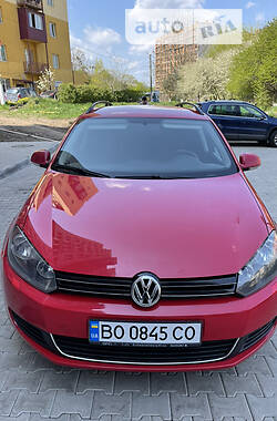 Универсал Volkswagen Golf 2012 в Черновцах