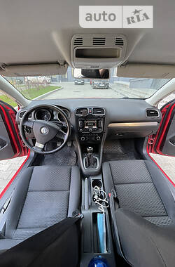 Универсал Volkswagen Golf 2012 в Черновцах