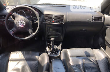 Хэтчбек Volkswagen Golf 1998 в 
