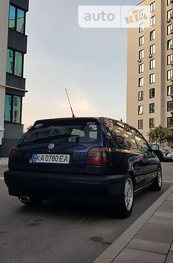 Хэтчбек Volkswagen Golf 1995 в Киеве