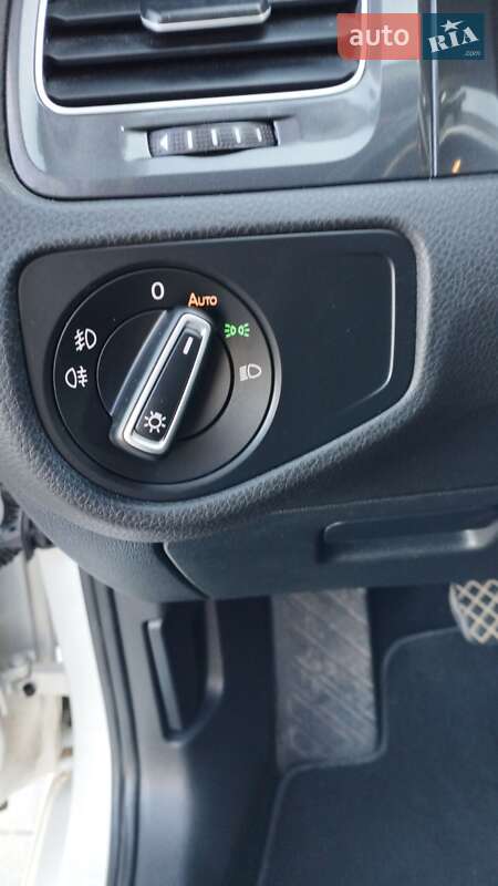 Універсал Volkswagen Golf 2017 в Хусті