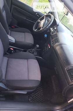 Універсал Volkswagen Golf 2001 в 