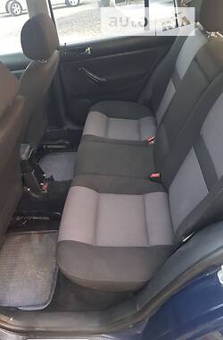 Універсал Volkswagen Golf 2001 в 