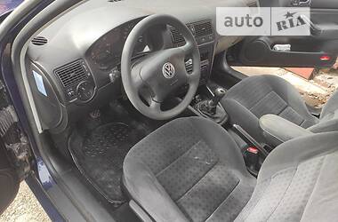 Хэтчбек Volkswagen Golf 2002 в Киеве