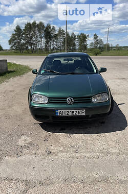 Хетчбек Volkswagen Golf 1999 в Чуднові