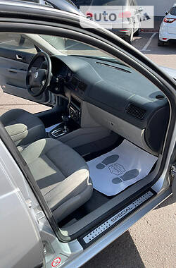 Универсал Volkswagen Golf 2003 в 