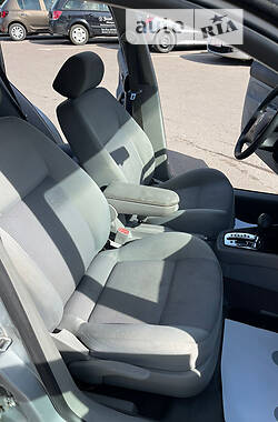 Универсал Volkswagen Golf 2003 в 