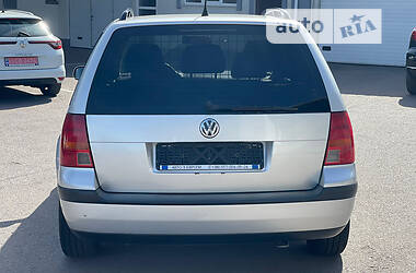 Универсал Volkswagen Golf 2003 в 