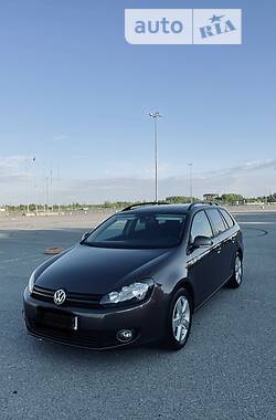 Универсал Volkswagen Golf 2012 в 