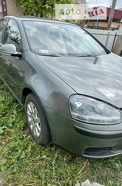 Хэтчбек Volkswagen Golf 2004 в Летичеве