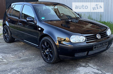 Хетчбек Volkswagen Golf 2003 в 