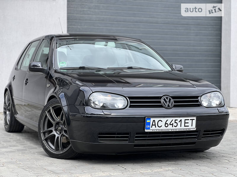 Хэтчбек Volkswagen Golf 2001 в Луцке