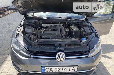 Хэтчбек Volkswagen Golf 2020 в Умани