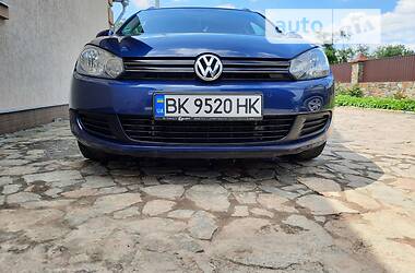 Универсал Volkswagen Golf 2011 в Ровно