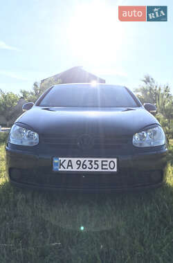 Хэтчбек Volkswagen Golf 2004 в 