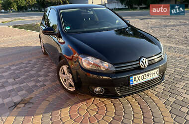 Хэтчбек Volkswagen Golf 2011 в Краснограде