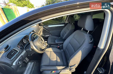 Хэтчбек Volkswagen Golf 2011 в 