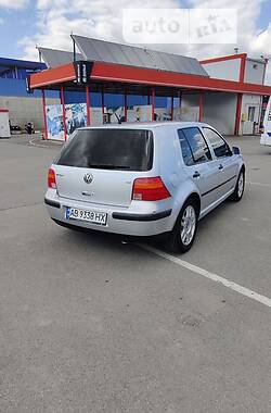 Хэтчбек Volkswagen Golf 2001 в Виннице