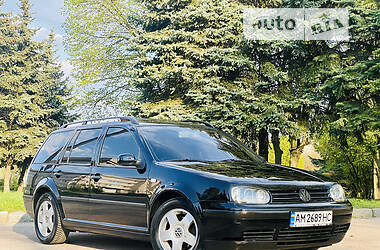 Універсал Volkswagen Golf 2001 в Житомирі