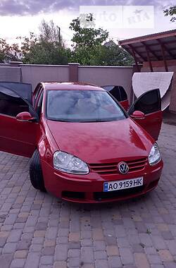 Хэтчбек Volkswagen Golf 2004 в Тячеве