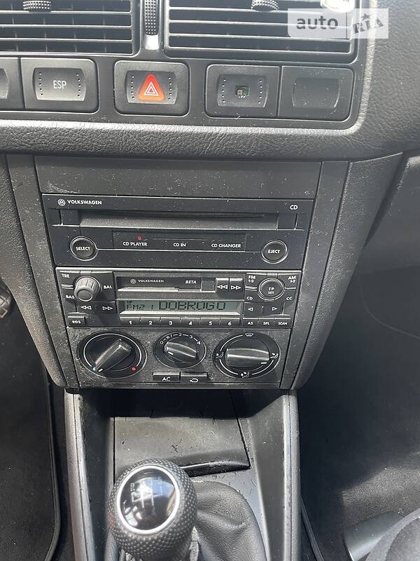 Хэтчбек Volkswagen Golf 2002 в Днепре
