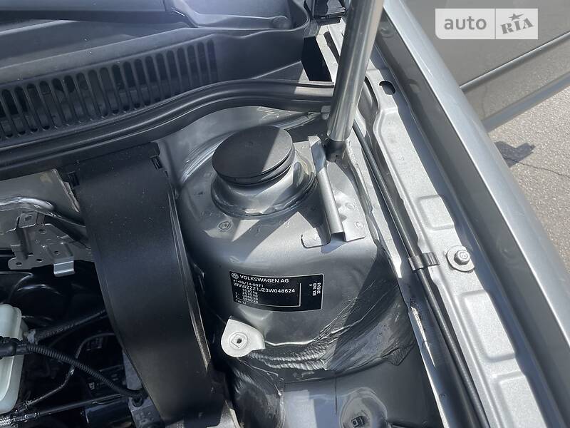 Хэтчбек Volkswagen Golf 2002 в Днепре