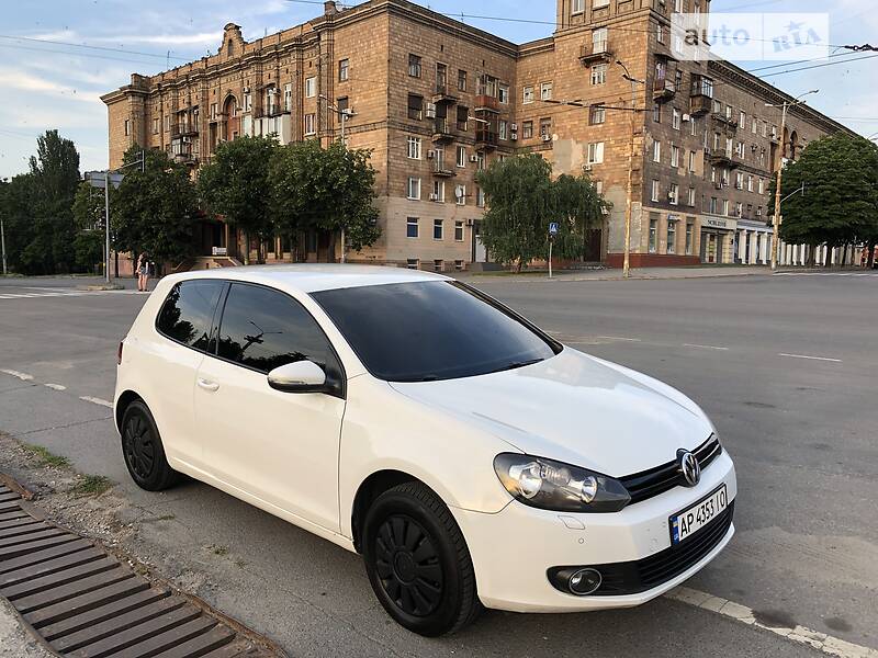 Хетчбек Volkswagen Golf 2010 в Запоріжжі