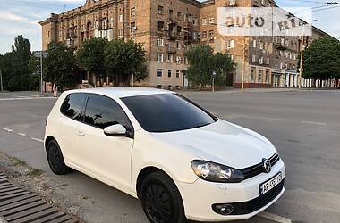 Хэтчбек Volkswagen Golf 2010 в Запорожье