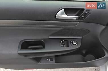 Хэтчбек Volkswagen Golf 2006 в Запорожье