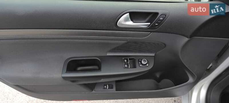 Хетчбек Volkswagen Golf 2006 в Запоріжжі