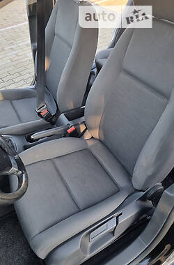 Хэтчбек Volkswagen Golf 2004 в 