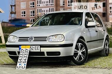 Хэтчбек Volkswagen Golf 2000 в 