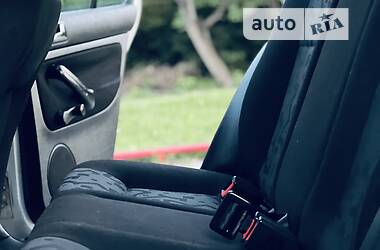 Хэтчбек Volkswagen Golf 2000 в 