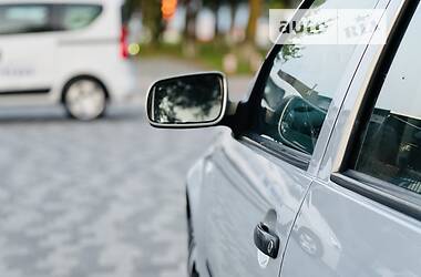 Хэтчбек Volkswagen Golf 2000 в 
