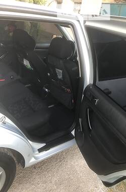 Хэтчбек Volkswagen Golf 2000 в 