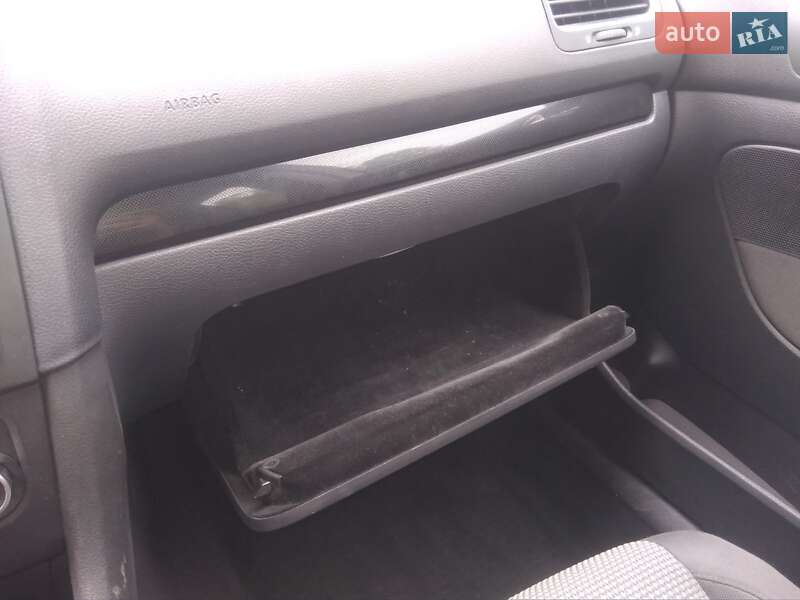 Універсал Volkswagen Golf 2009 в Івано-Франківську