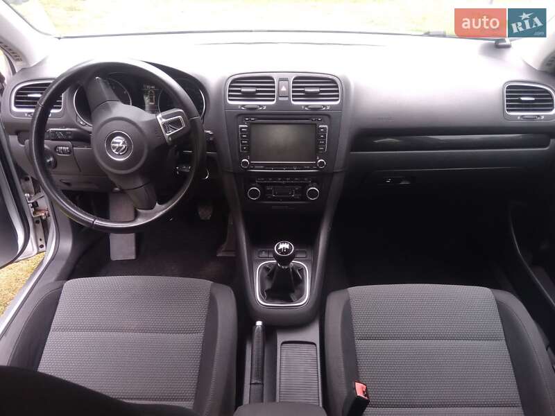 Універсал Volkswagen Golf 2009 в Івано-Франківську