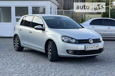 Хэтчбек Volkswagen Golf 2009 в 