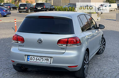 Хэтчбек Volkswagen Golf 2009 в 