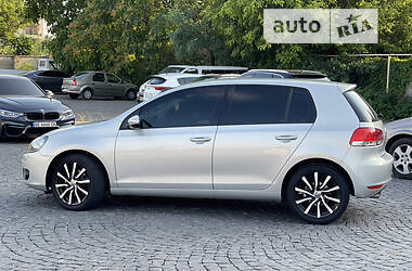 Хэтчбек Volkswagen Golf 2009 в 