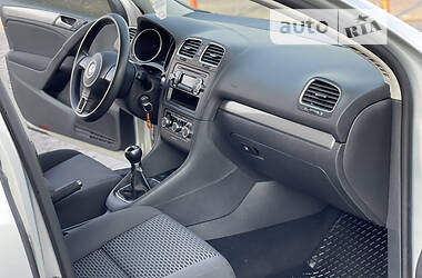 Хэтчбек Volkswagen Golf 2009 в 