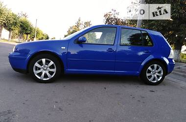 Хэтчбек Volkswagen Golf 2003 в Умани